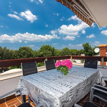 Davorka Apartment Punat