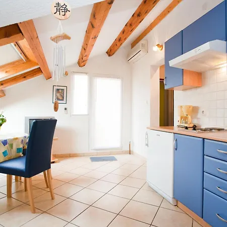 Davorka Apartment Punat