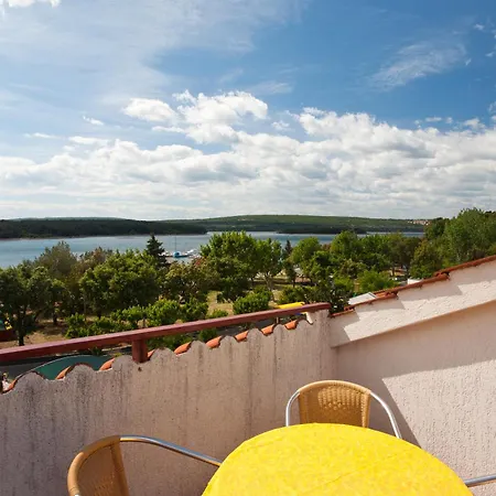 Apartment Davorka Punat