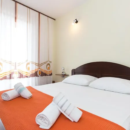 Davorka Apartment Punat